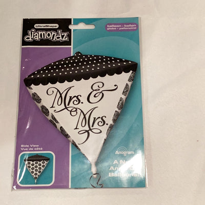 Mrs & Mrs Diamond shape balloon